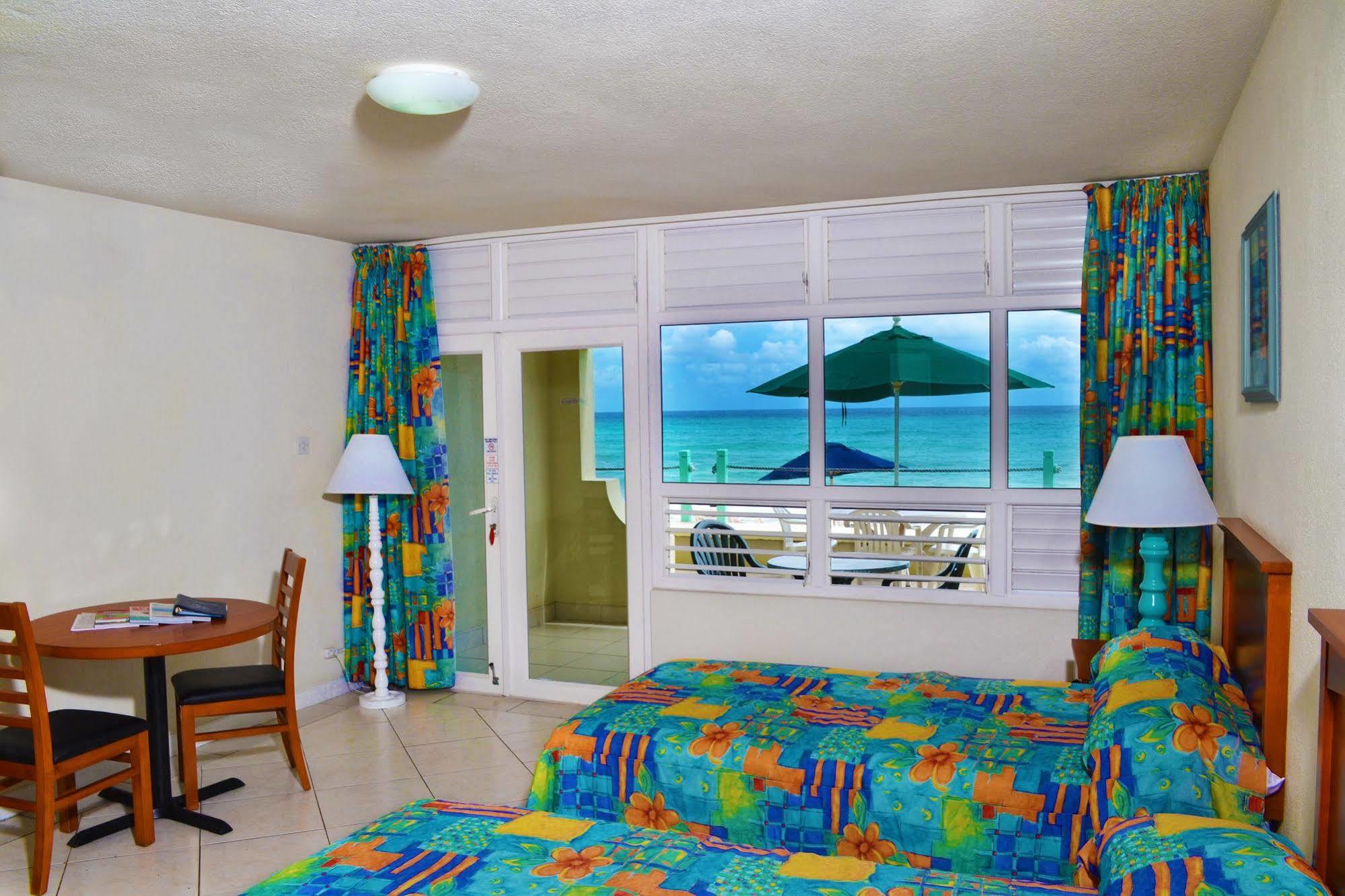 Coral Mist Beach Hotel บริดจ์ทาวน์ ภายนอก รูปภาพ